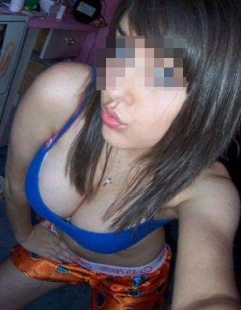 Fille perverse souhaitant se faire défoncer la foufoune après 22h