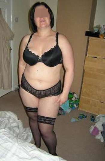 Venez pour me baiser la chatte en plein nature