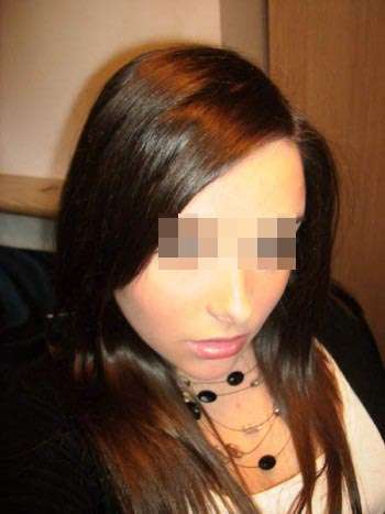 Je suis une obsédée du cul et je suis inscrite pour chevaucher une bite